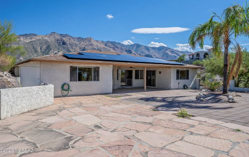 5860 Swan Rd, Tucson AZ 85718-5433 exterior