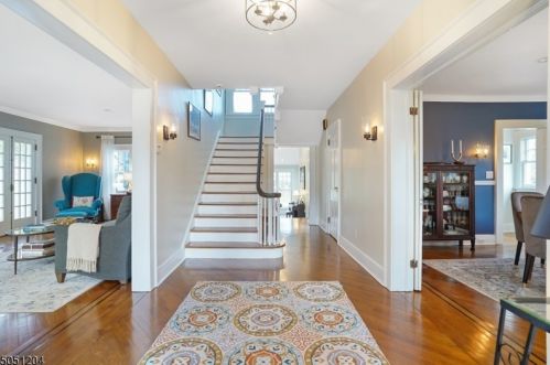 47 Hickory Dr, Maplewood NJ  07040-2141 exterior