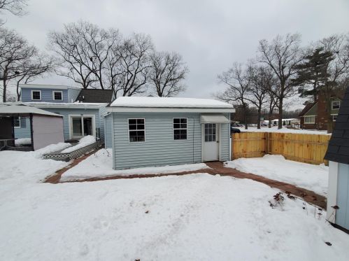 1512 Holton Rd, Meskegon MI 49445-1678 exterior