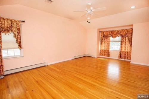 218 Manhattan Ter, Dumont NJ  07628-2234 exterior