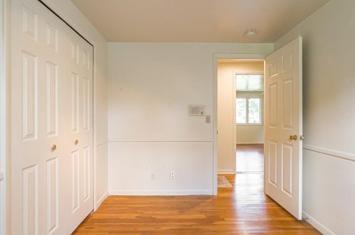 1136 Brewster Rd, Rochester MI 48309-1433 exterior