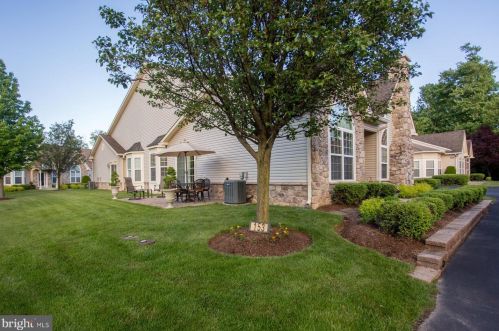 153 Villa Dr, Warminster PA 18974-3782 exterior