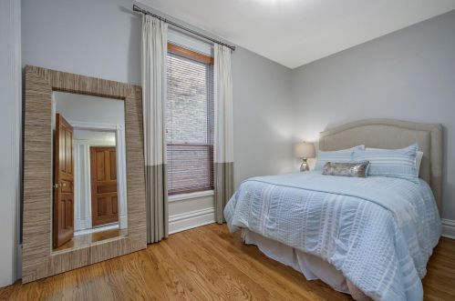 619 Belden Ave, Chicago IL 60614-3305 exterior