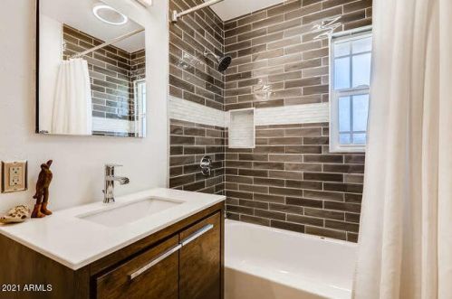 4233 17 Ave, Phoenix AZ 85027-5308 exterior