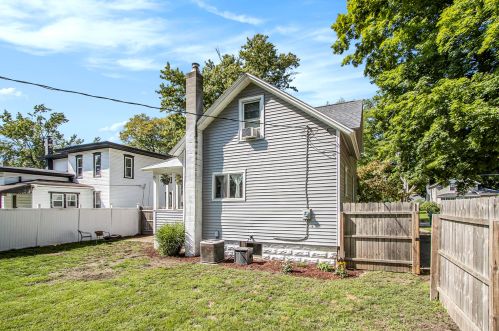 231 4 Ave, Three Rivers MI 49093-1509 exterior