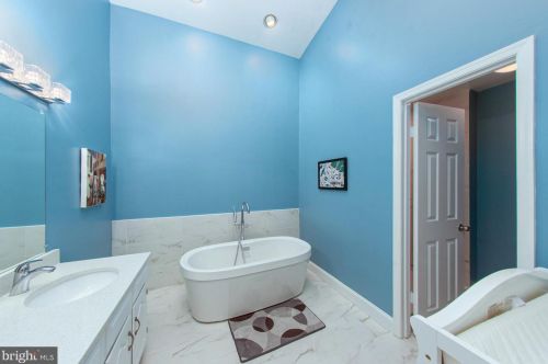 3604 Reservoir Rd, Washington DC  20007-2338 exterior