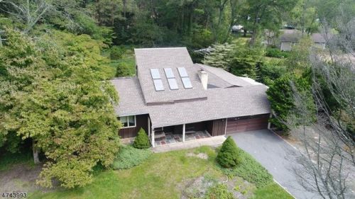 8 Wetmore Dr, Parsippany, NJ 07834-1843