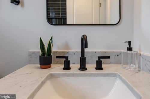 439 Newcomb St, Washington DC  20032-2650 exterior