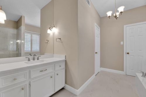 1810 Mountain Aspen Ln, Humble TX 77345-1942 exterior