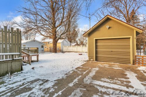 73 Grant St, Cedar Springs MI 49319-5129 exterior