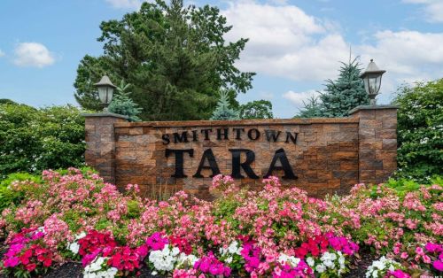 34 Ashley Cir, Commack, NY 11725-4642