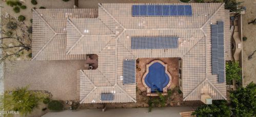 3931 Crst Ln, Phoenix AZ 85027-1602 exterior