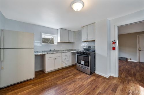 15 Douglas St, Perth Amboy NJ  08863-2205 exterior