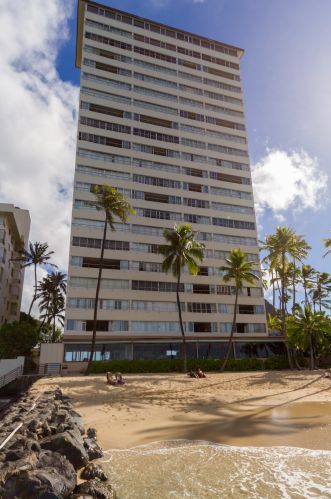 2895 Kalakaua Ave, Honolulu HI  96815-4093 exterior