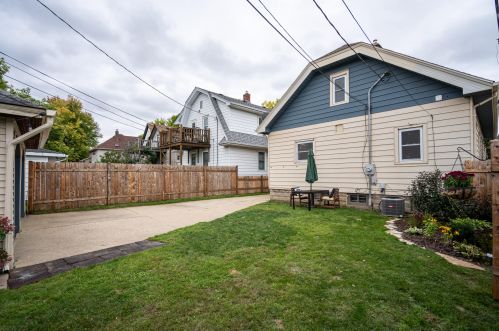 1374 58, Milwaukee WI 53214-5111 exterior