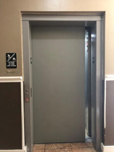 910 25th St, Austin TX 78705-4402 exterior