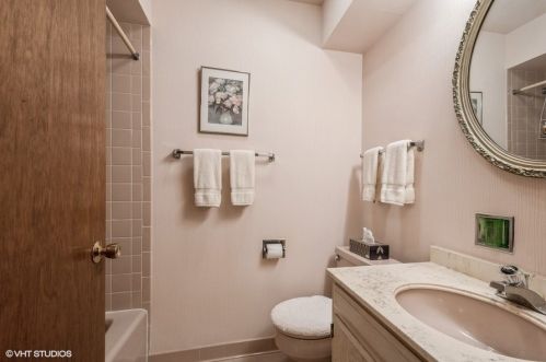 2618 Pratt Ave, Chicago IL 60712-3350 exterior