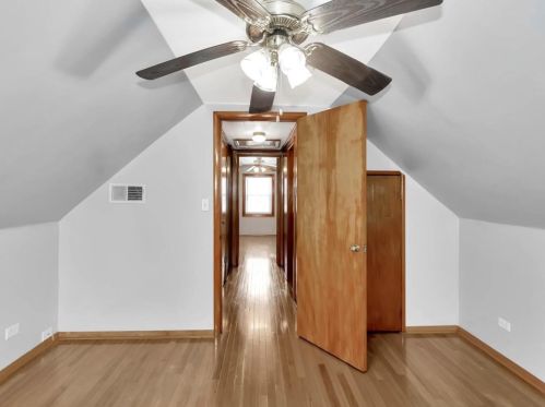 7921 Kostner Ave, Chicago IL 60652-3543 exterior