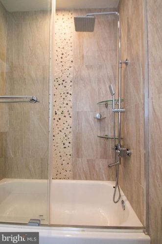 1144 4 St, Philadelphia PA 19133-3208 exterior