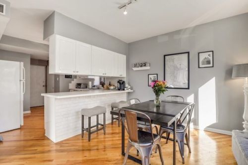 5221 Hoyne Ave, Chicago, IL 60609-5542