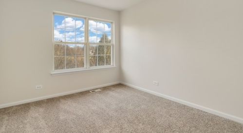 1715 Vlg Ct, Bull Valley IL 60014-2010 exterior