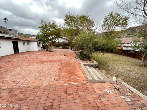 343 Cinnabar Ave, Phoenix AZ  85021-2444 exterior