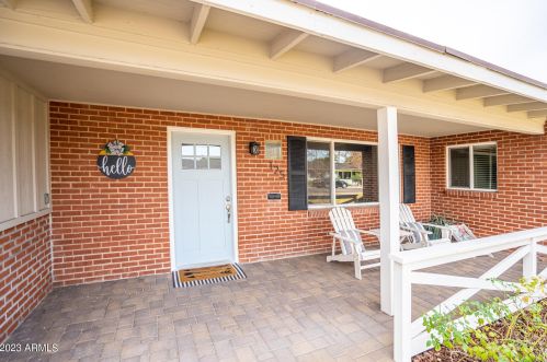 125 Claremont St, Phoenix, AZ 85012-1110