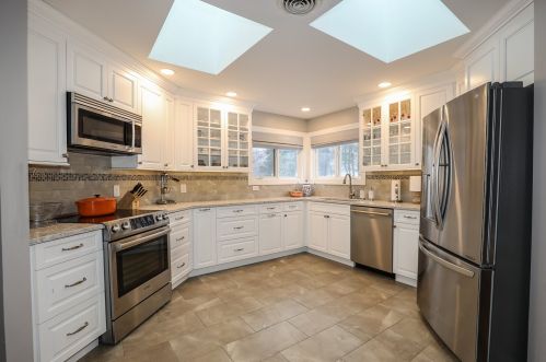 2 Fairview Dr, Concord NH 03301-6917 exterior