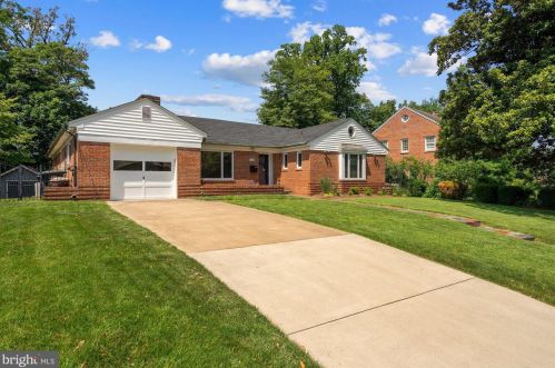 7060 31st St, Washington, DC 20015-1402