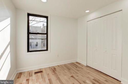 1335 Emerald St, Washington DC 20002-5432 exterior