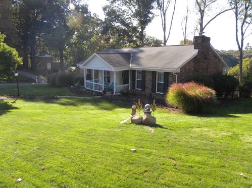 8600 Breezewood Dr, Pittsburgh, PA 15237-4123