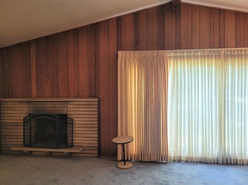 8330 Lakewood Ave, Gary, IN 46403-2245