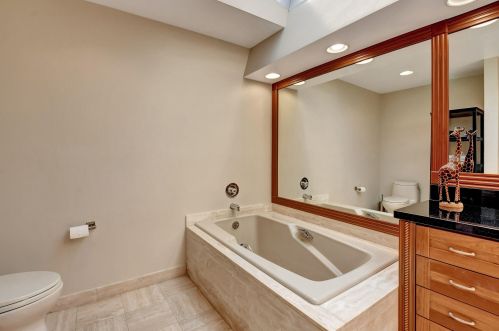 13 Gln Dr, Boynton Beach FL 33436-6207 exterior