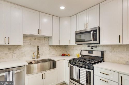 118 Fleetwood Ter, Silver Spring MD  20910-5511 exterior