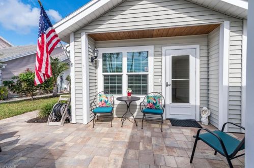 139 Bristol Ln, Naples, FL 34112-5459