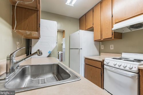 3217 Wisconsin Ave, Washington DC  20016-3812 exterior