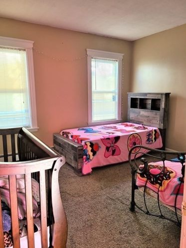 18 Hillside St, Worcester MA 01610-2199 exterior