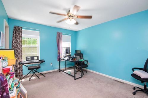 13 Gaylord Rd, Windsor Locks CT 06096-2815 exterior