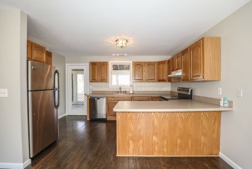 87 Blacksnake Rd, Seabrook NH 03874-4310 exterior