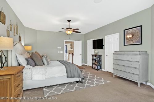 41 Pate Dr, Middletown NJ 07748-1750 exterior