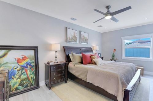 180 Channel Dr, Naples FL 34108-2141 exterior