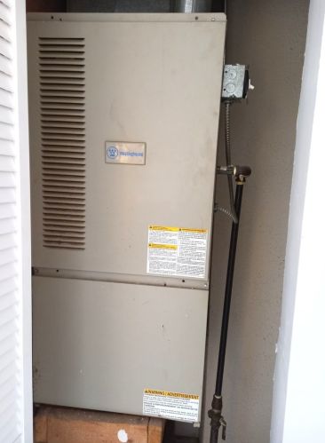 8931 Houston Ave, Chicago IL 60617-3239 exterior