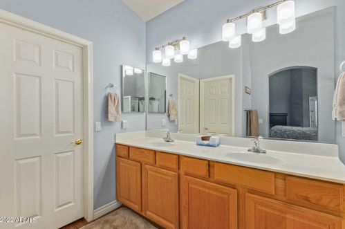 2892 Indian Wl Pl, Chandler AZ 85249-4915 exterior