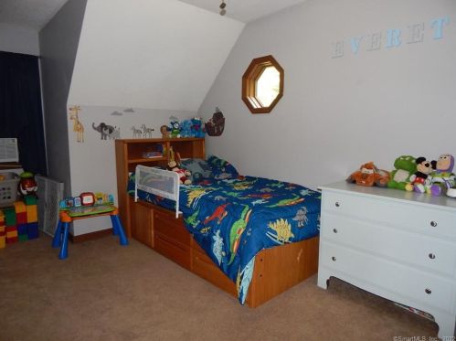 75 Bush Hl Rd, Exeter CT 06249-1210 exterior