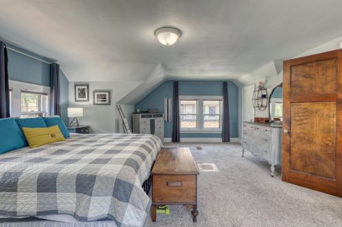 2338 61, Milwaukee WI 53219-2135 exterior