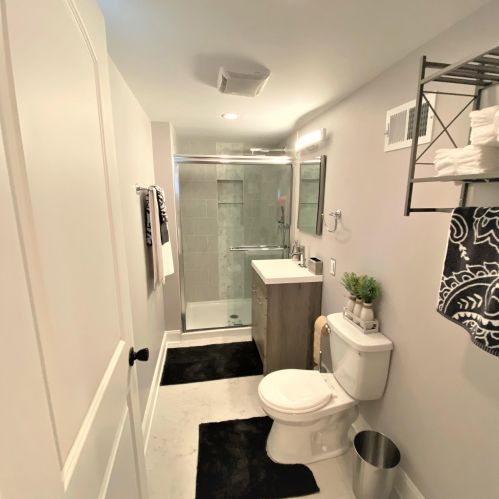 9126 Thurston Ave, Milwaukee WI  53225-2722 exterior