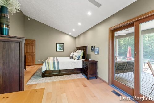 1069 Randall Rd, Meskegon MI 49441-4870 exterior