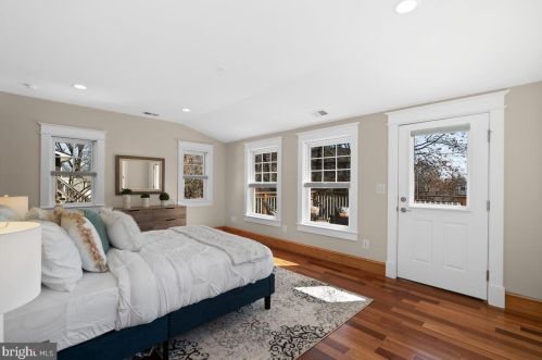 7105 Carroll Ave, Silver Spring MD 20912-4637 exterior