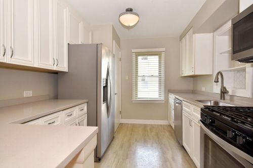 913 Fairfield Ave, Elmhurst IL 60126-3810 exterior