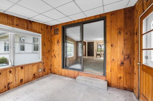 30 Sharren Ln, Enfield CT 06082-2030 exterior